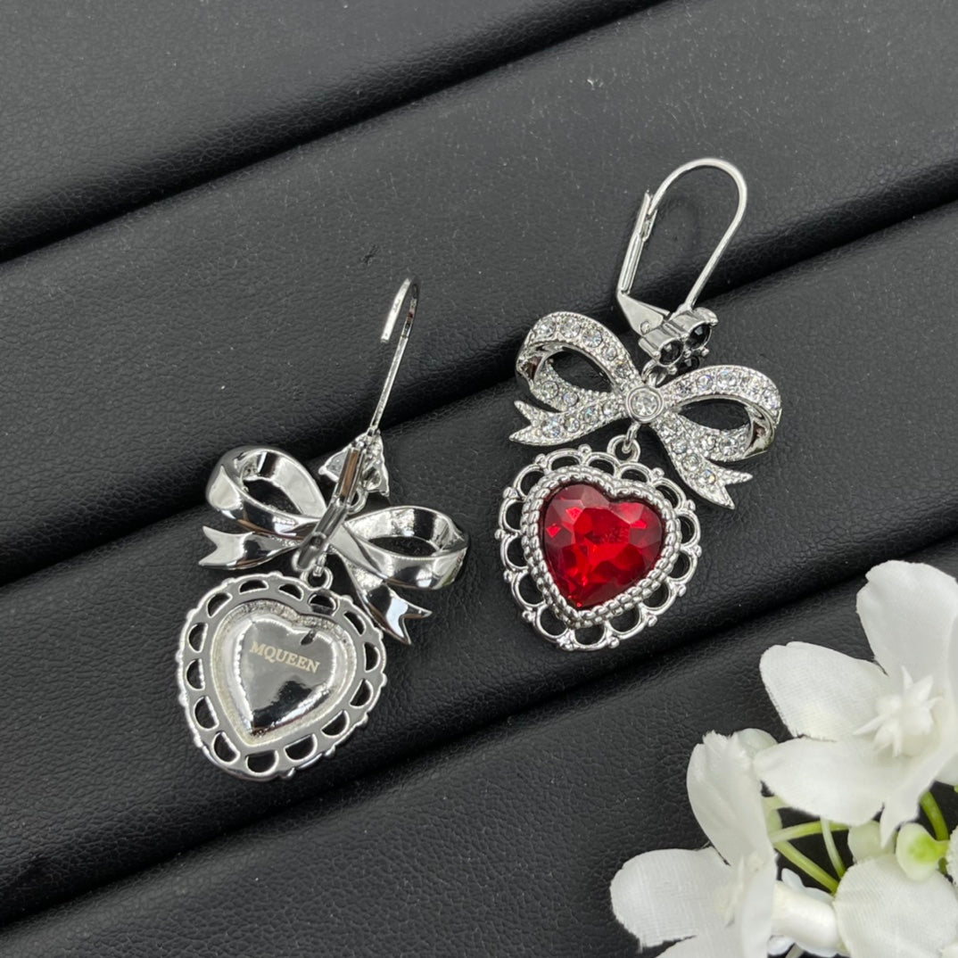 Alexander McQueen Bee Heart Drop earrings in Silver & Red, detail view 4