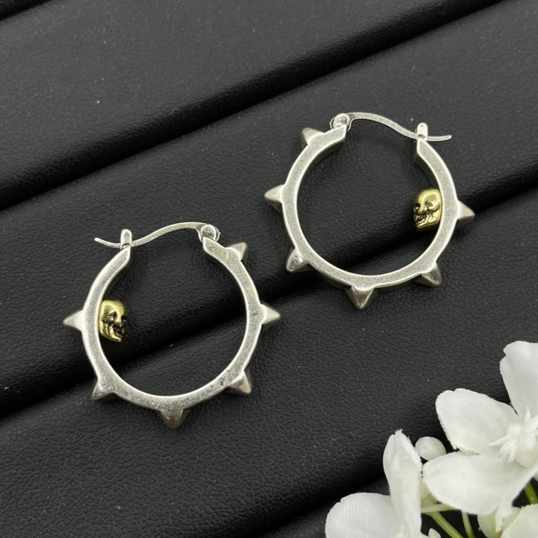 Alexander McQueen Thorn Hoop earrings in Silver Tone, detail view 9