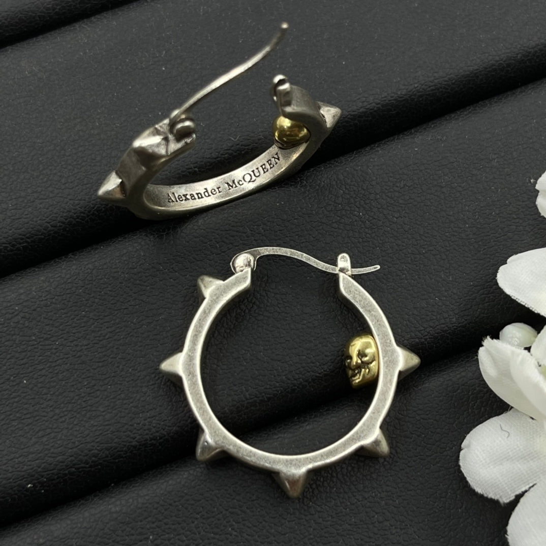 Alexander McQueen Thorn Hoop earrings in Silver Tone, detail view 13