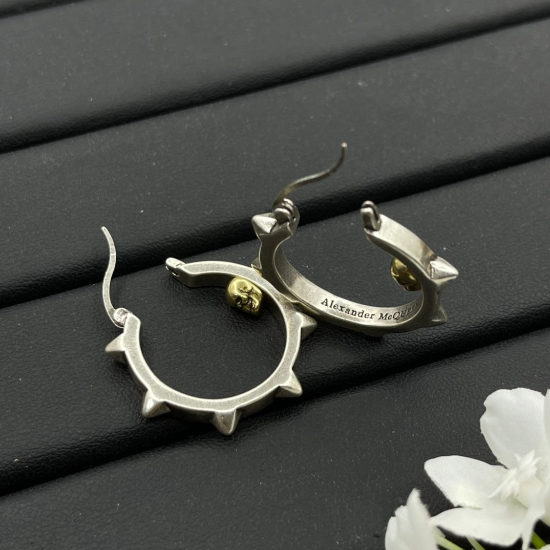 Alexander McQueen Thorn Hoop earrings in Silver Tone, detail view 11