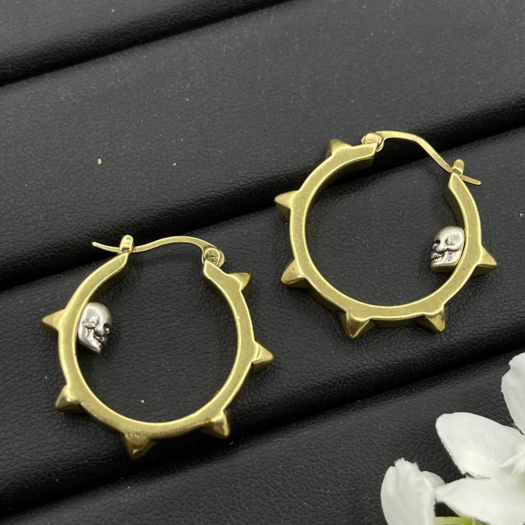 Alexander McQueen Thorn Hoop earrings in Gold Tone, detail view 2