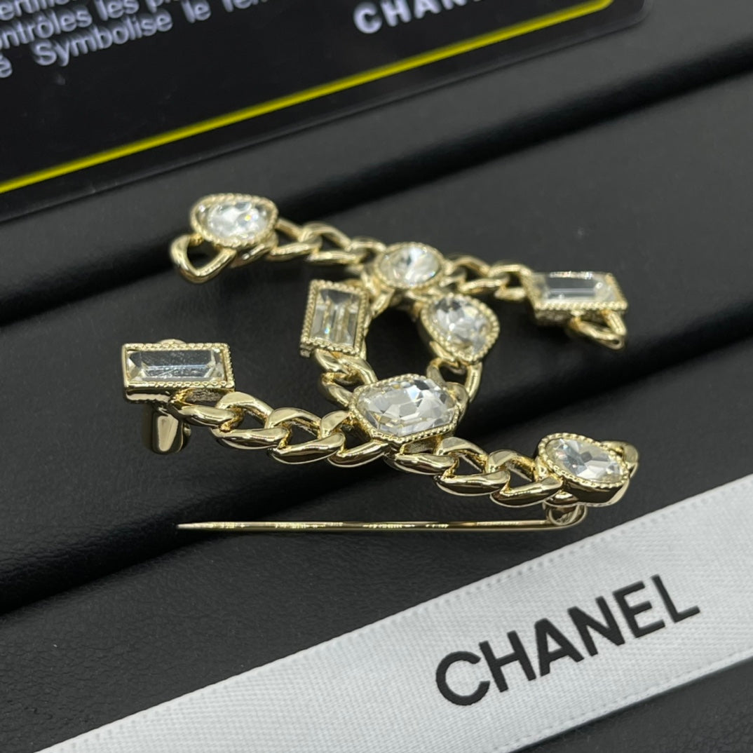 Chanel style brooches - product photo 4