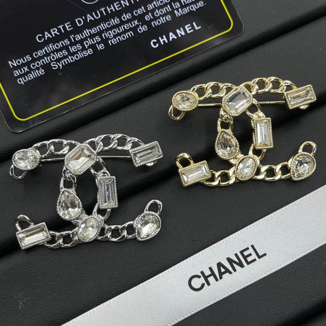 Chanel style brooches - product photo 7