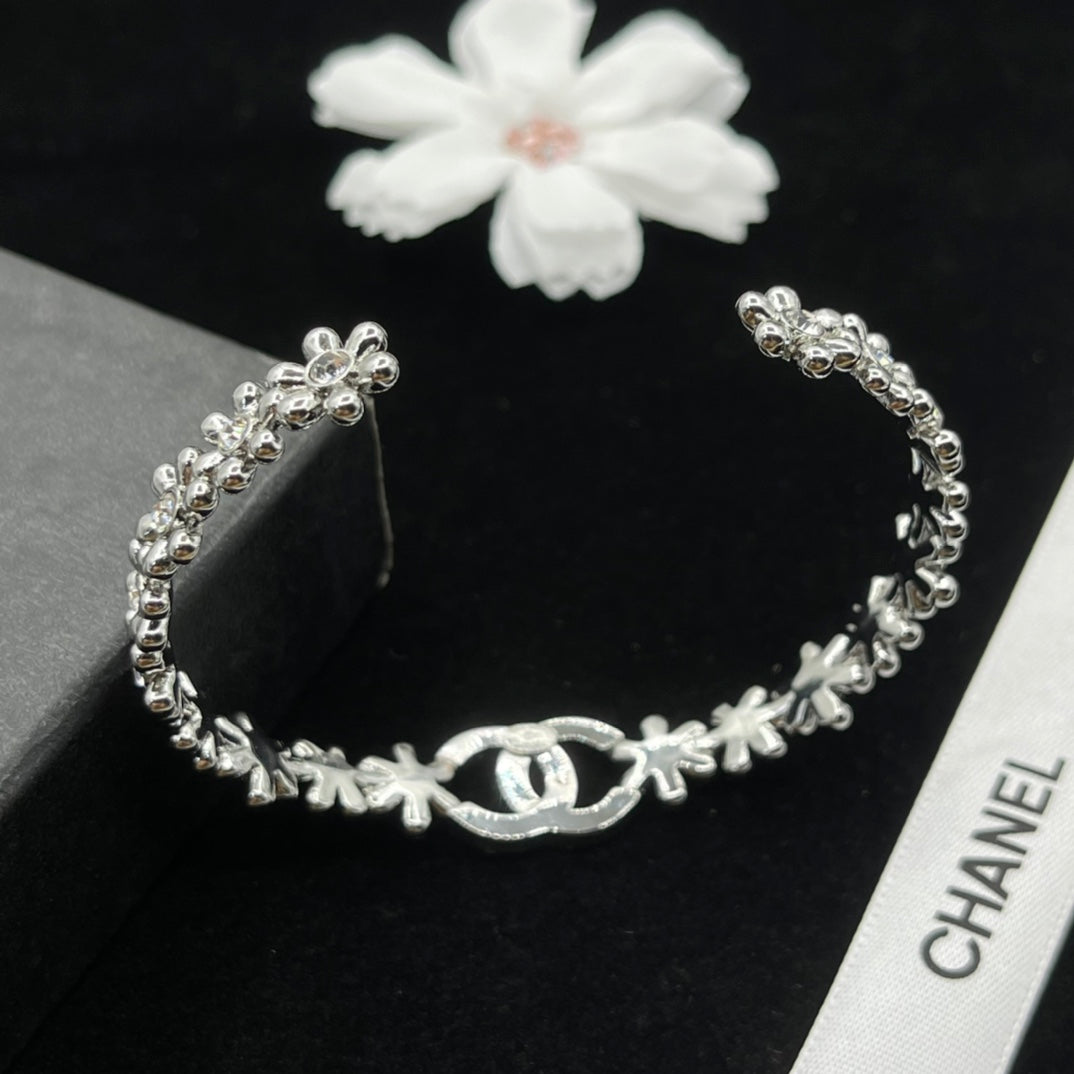 Chanel style bracelets - product photo 5