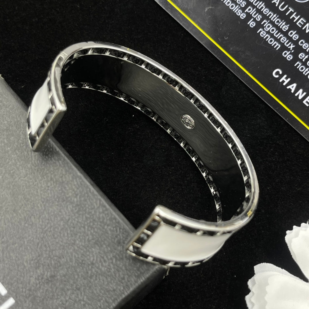 Chanel style bracelets - product photo 6