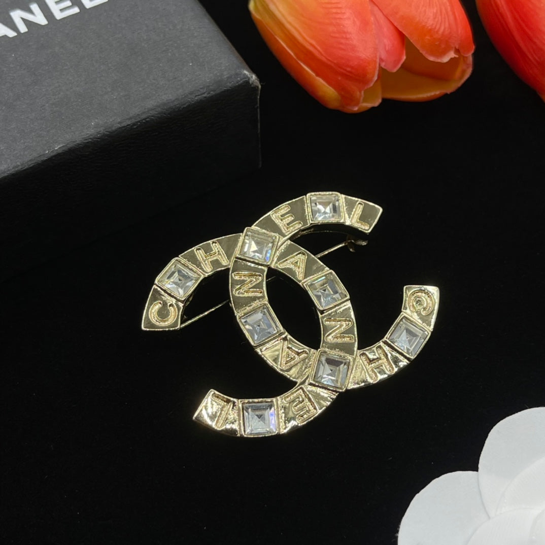 Chanel style brooches - product photo 1