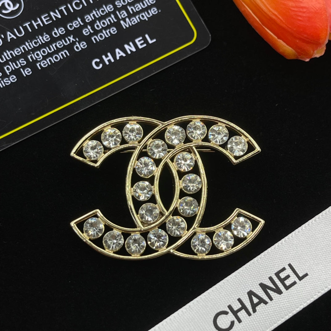 Chanel style brooches - product photo 2