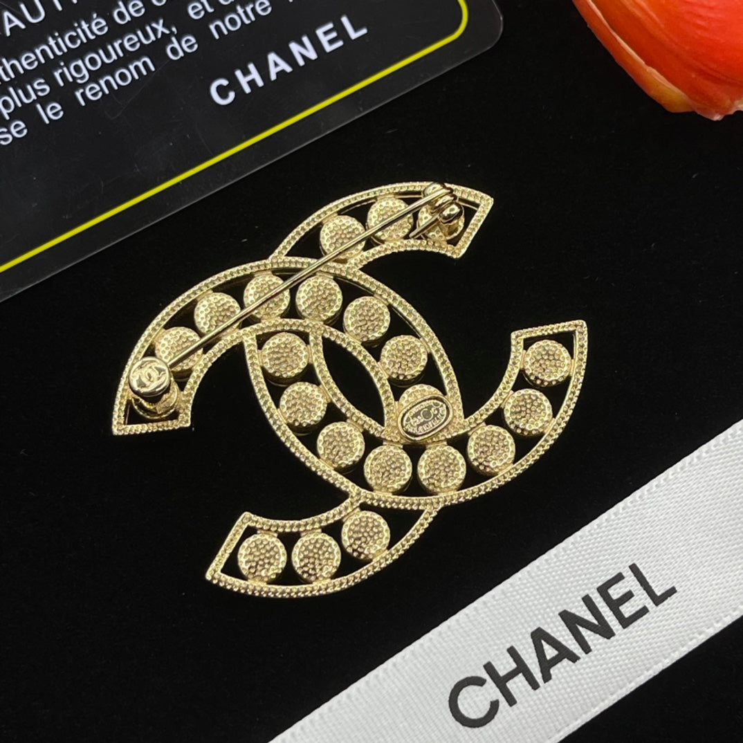 Chanel style brooches - product photo 6