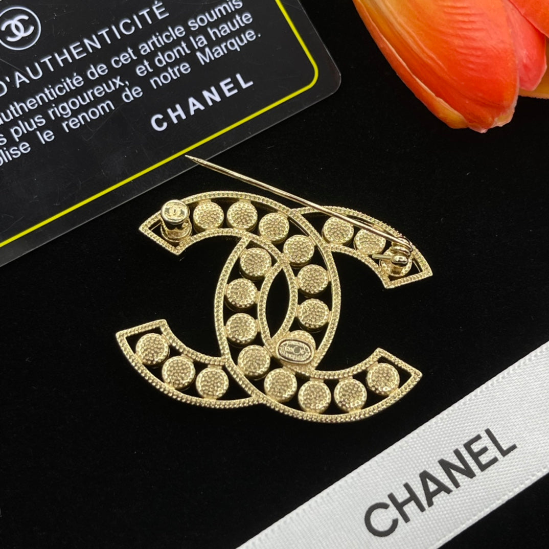 Chanel style brooches - product photo 5