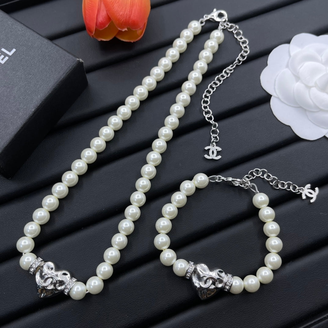 Chanel style bracelets - product photo 7