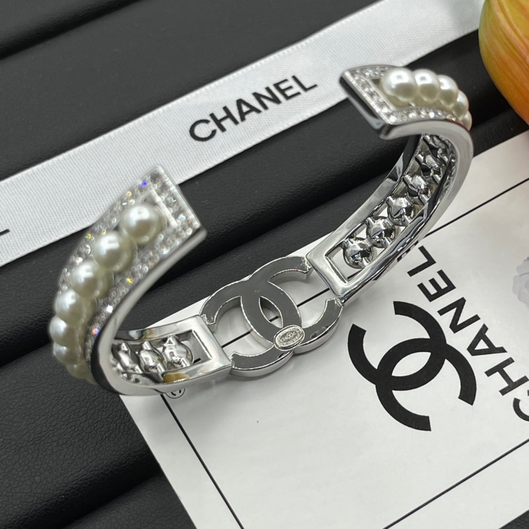 Chanel style bracelets - product photo 6