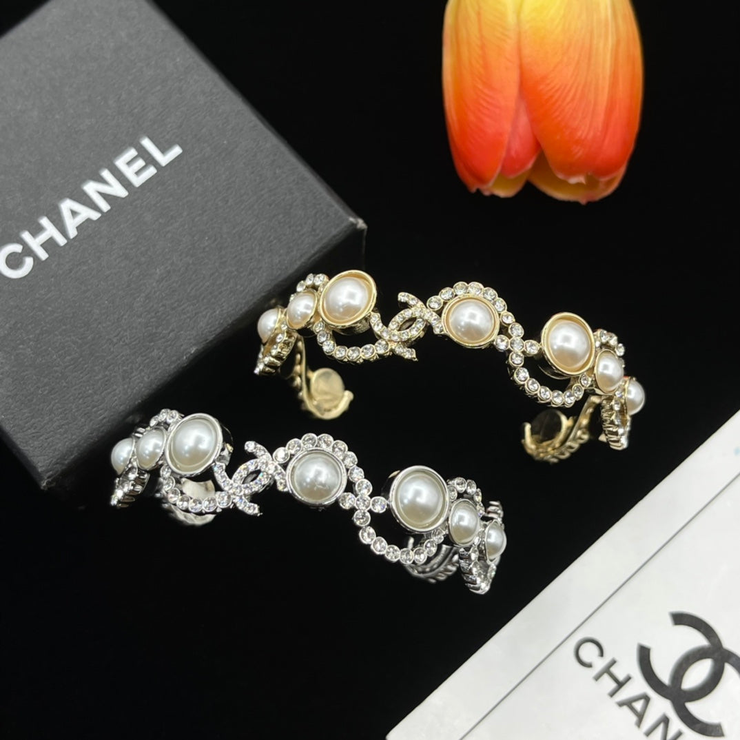 Chanel style bracelets - product photo 7