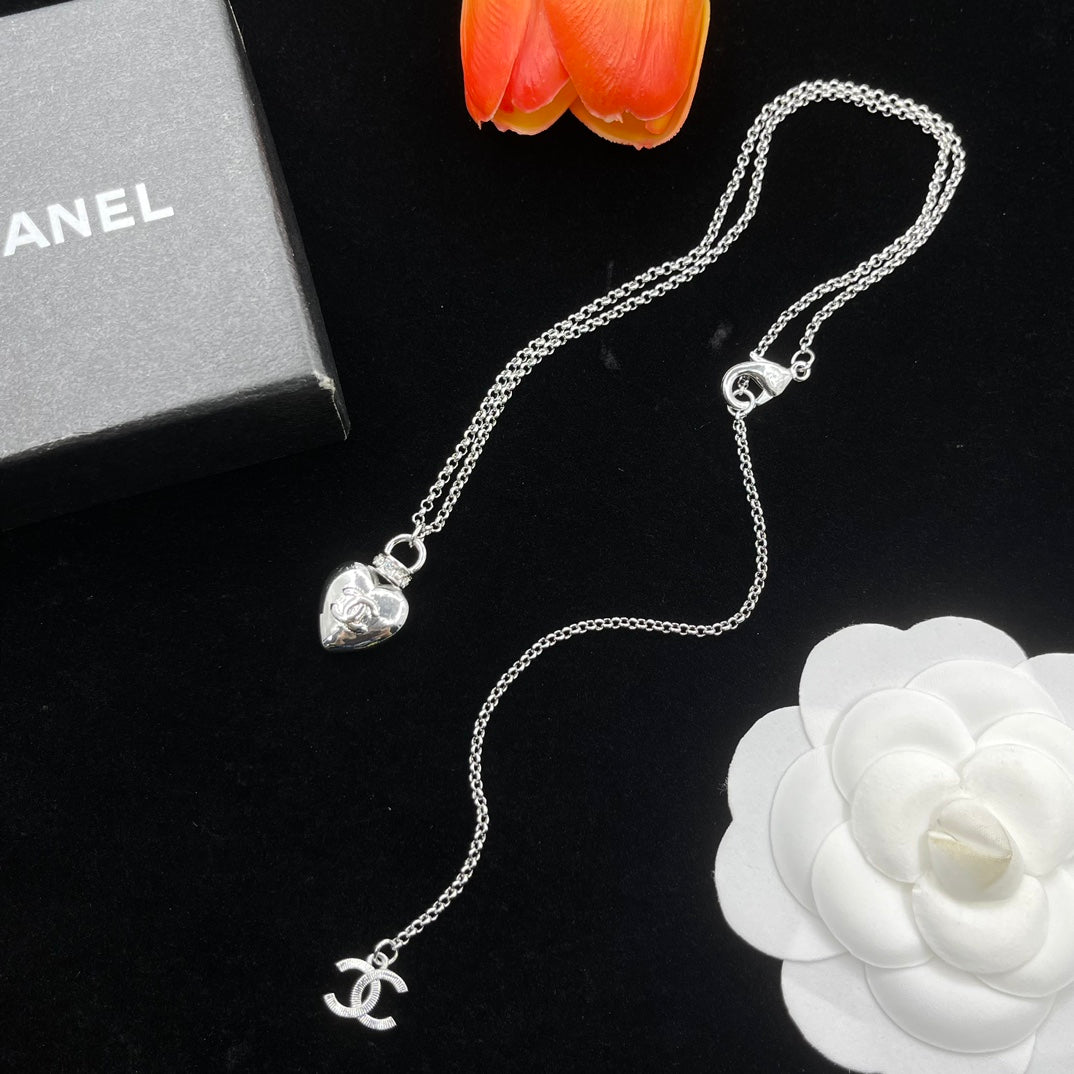 Chanel style necklaces - product photo 4