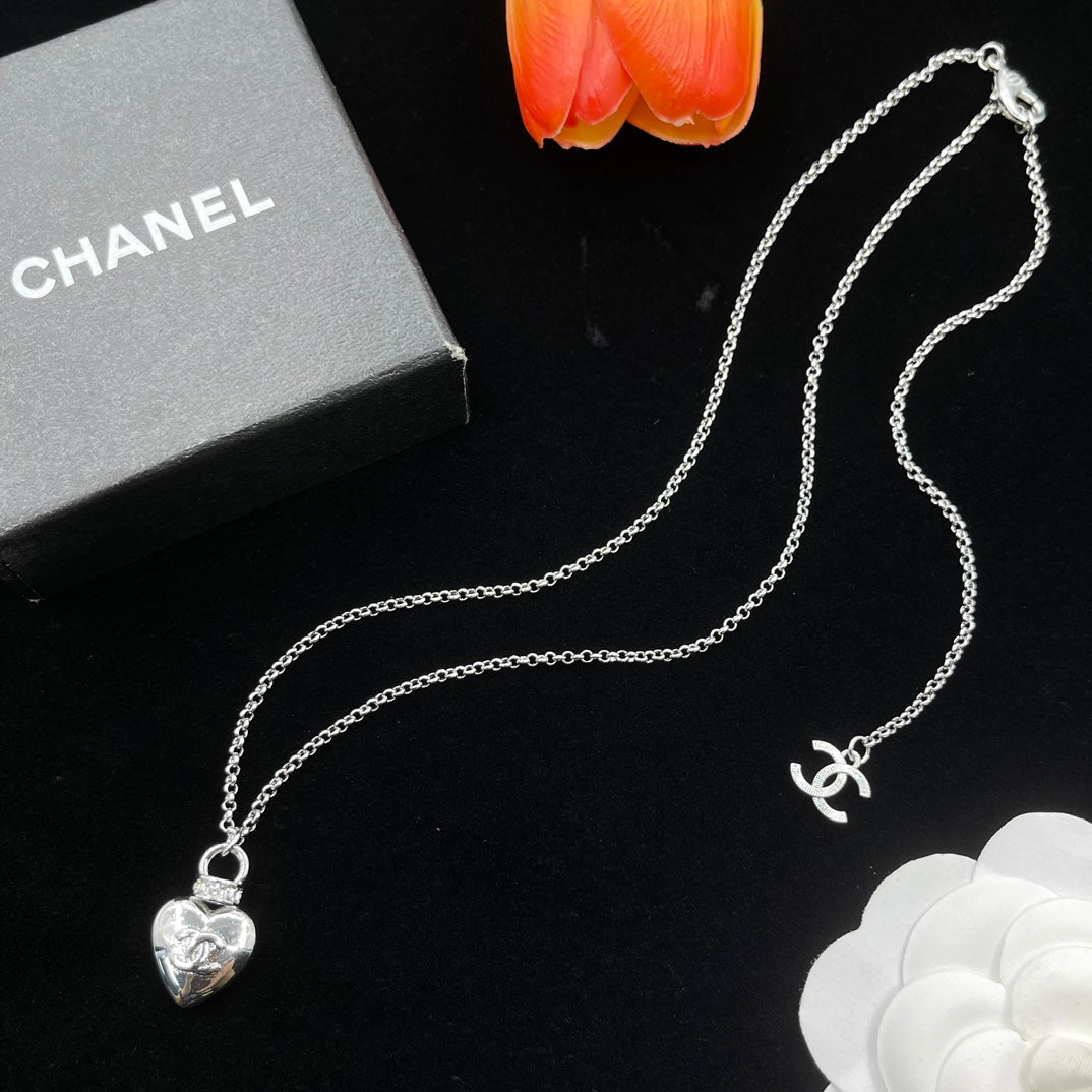 Chanel style necklaces - product photo 2