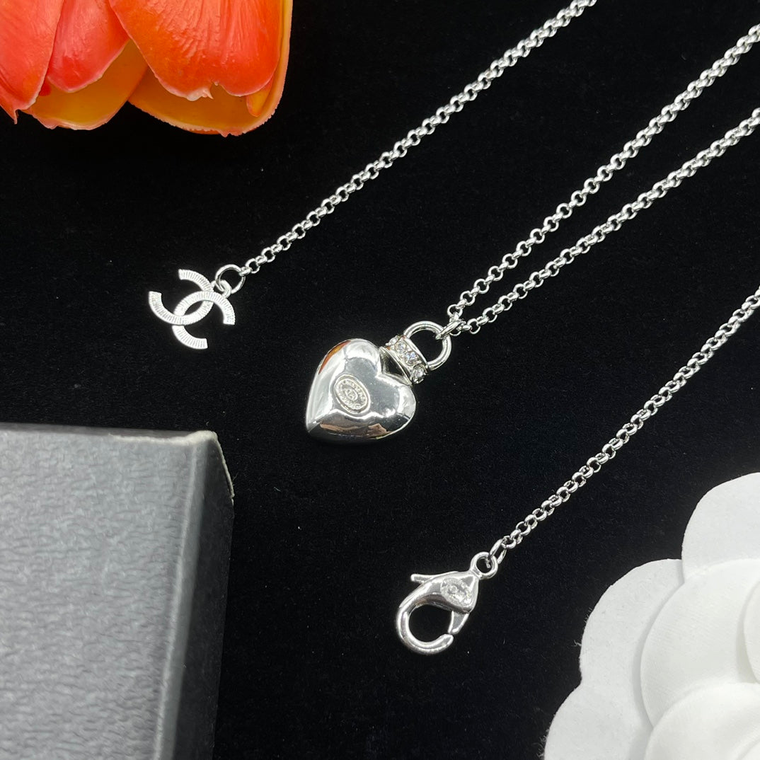 Chanel style necklaces - product photo 6