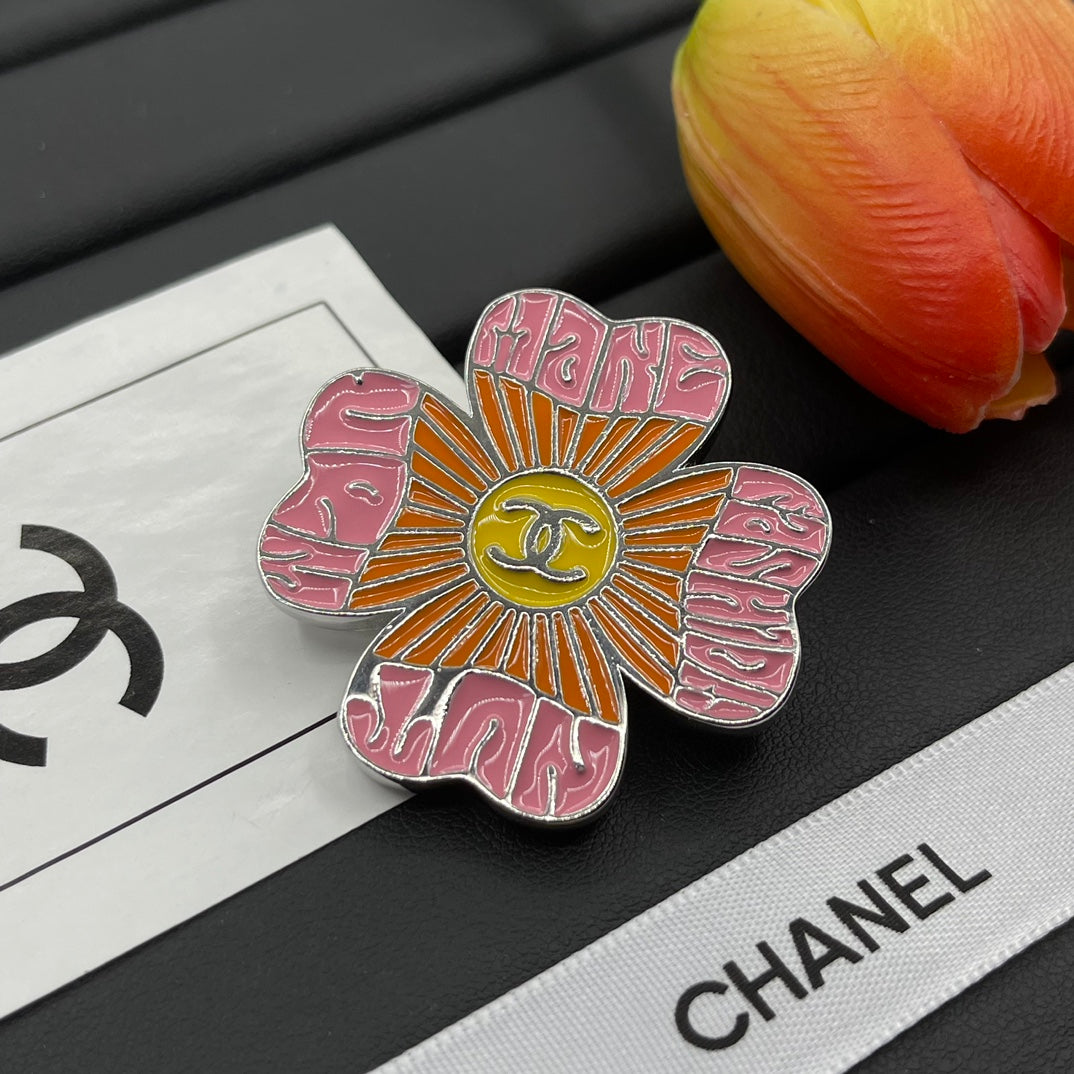 Chanel style brooches - product photo 2