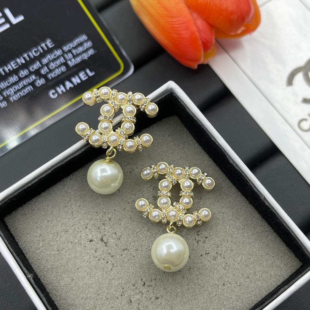 Chanel style earrings - product photo 3