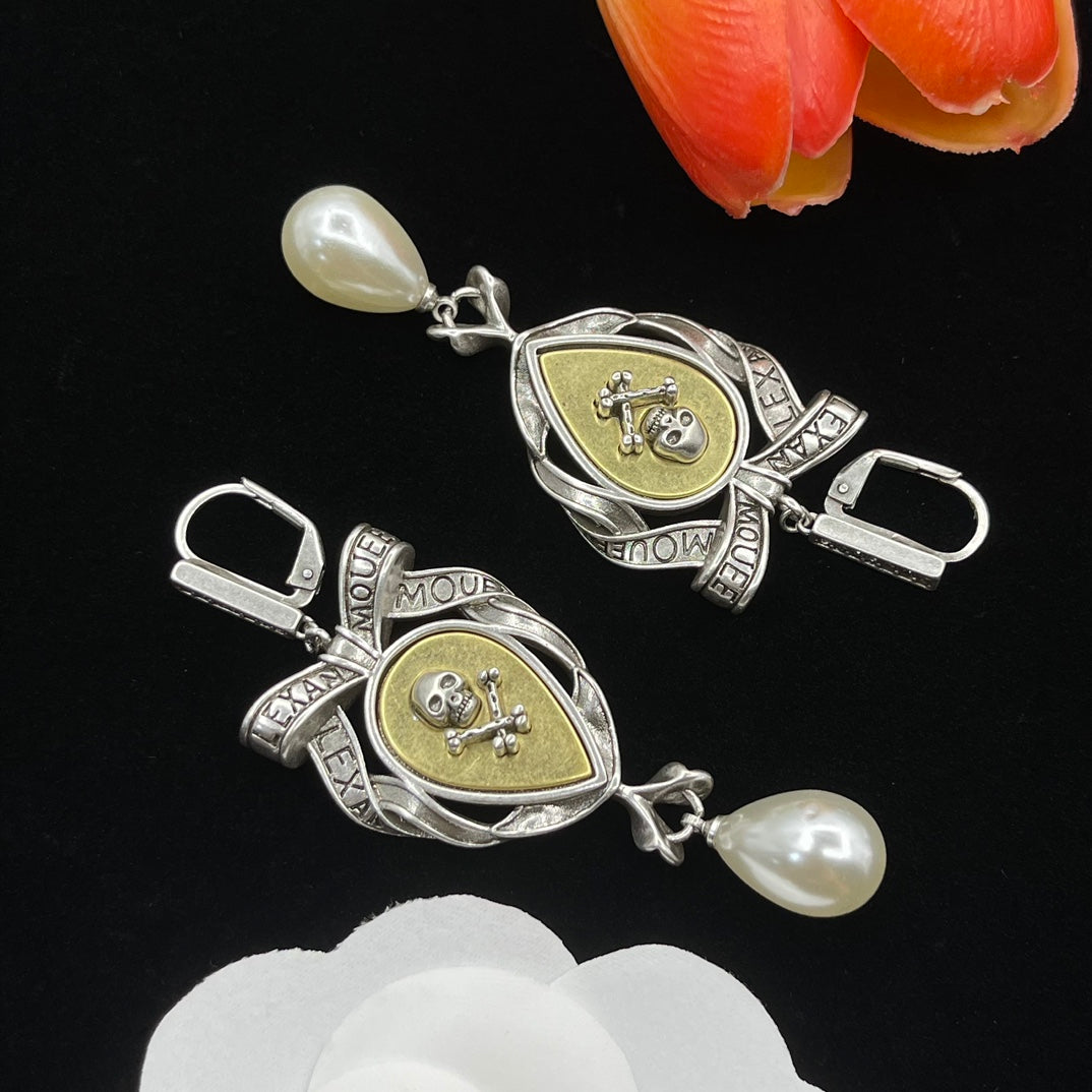 Alexander McQueen Watch Dial Pearl Drop earrings in Silver Tone, detail view 3