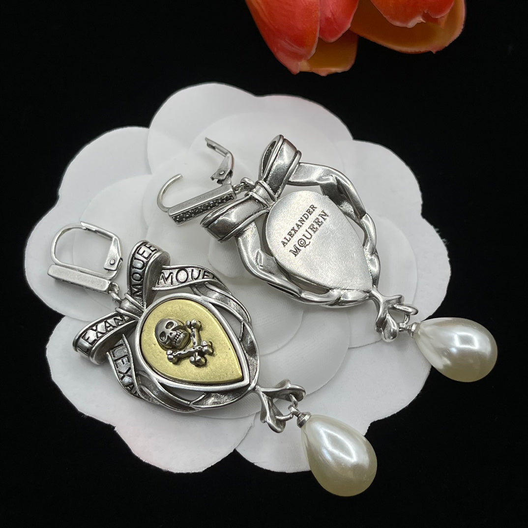 Alexander McQueen Watch Dial Pearl Drop earrings in Silver Tone, detail view 5