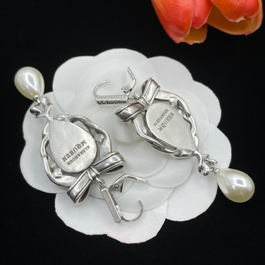 Alexander McQueen Watch Dial Pearl Drop earrings in Silver Tone, detail view 6