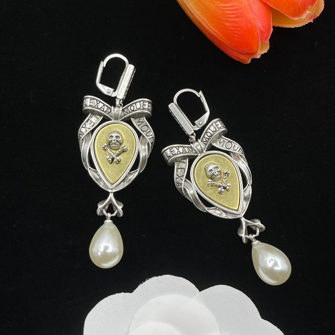 Alexander McQueen Watch Dial Pearl Drop earrings in Silver Tone, detail view 2