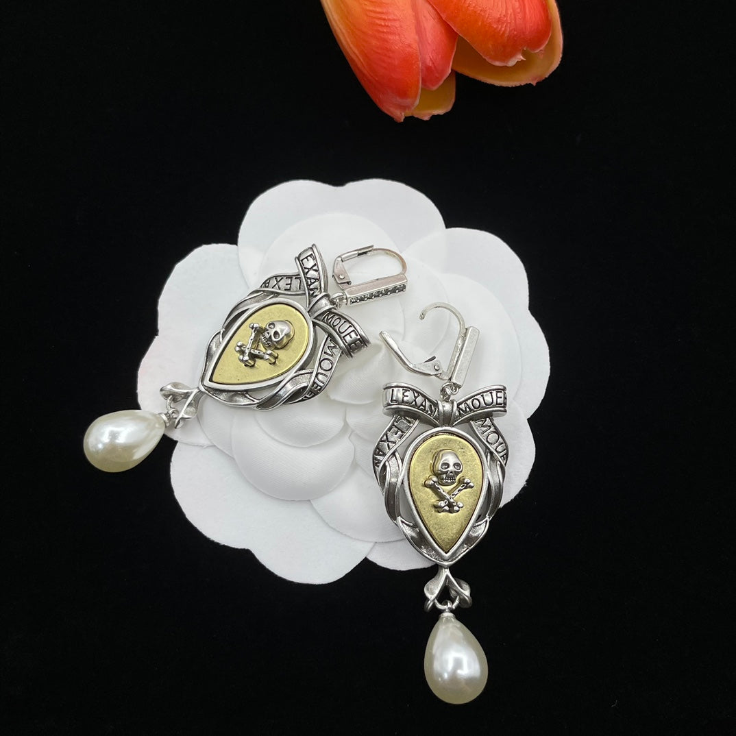 Alexander McQueen Watch Dial Pearl Drop earrings in Silver Tone, detail view 4