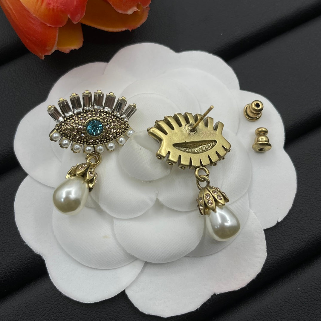 Alexander McQueen Crystal Eye Pearl Drop earrings in Silver Tone, detail view 5