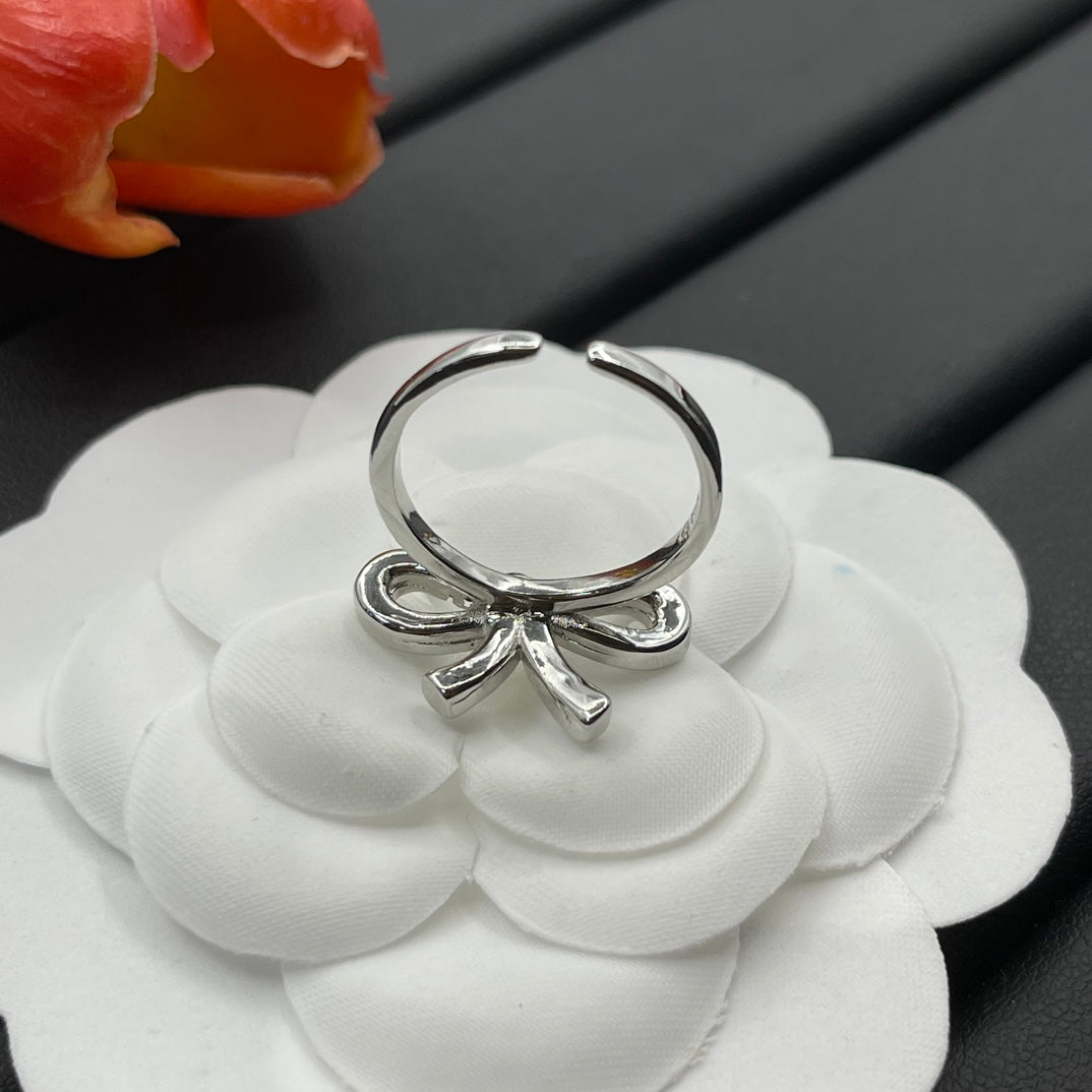 Graff Crystal Bow ring in Silver Tone, detail view 19