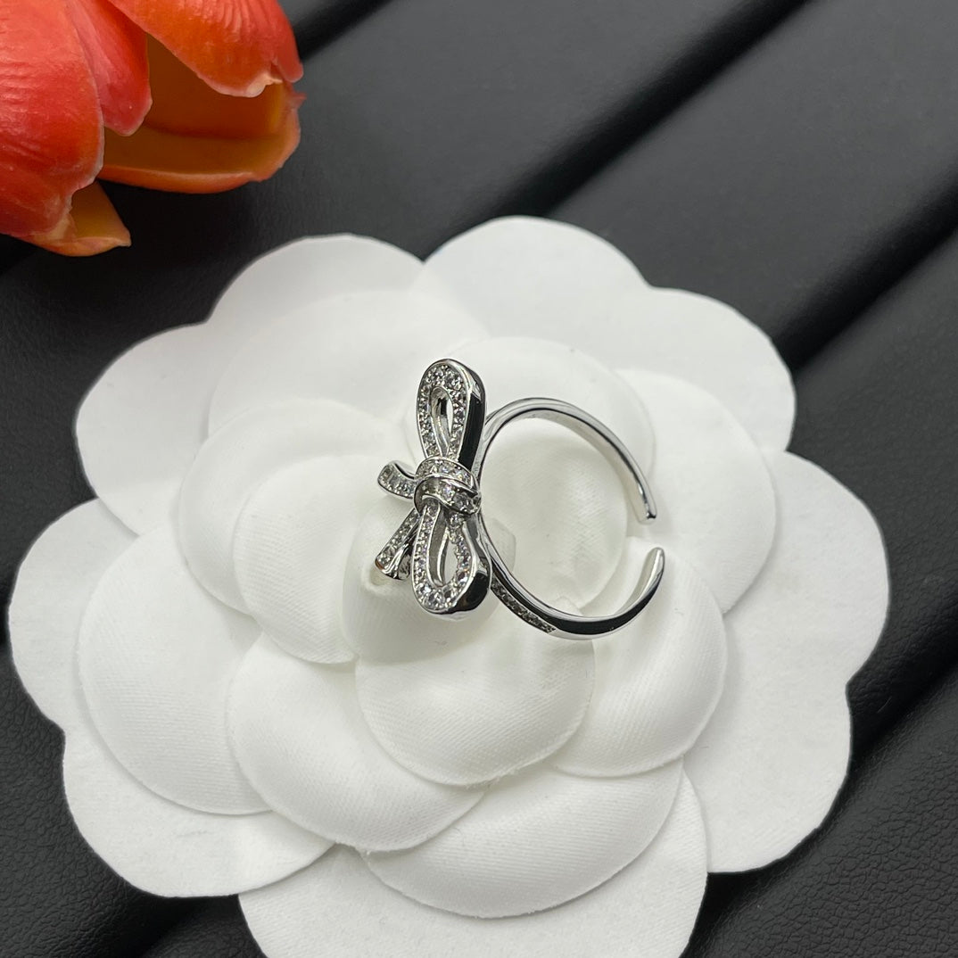 Graff Crystal Bow ring in Silver Tone, detail view 18