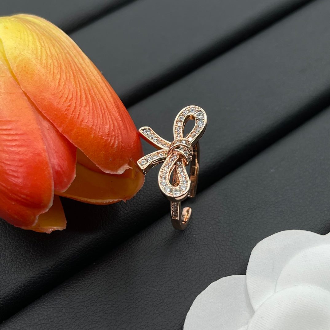 Graff Crystal Bow ring in Rose Gold Tone, detail view 9