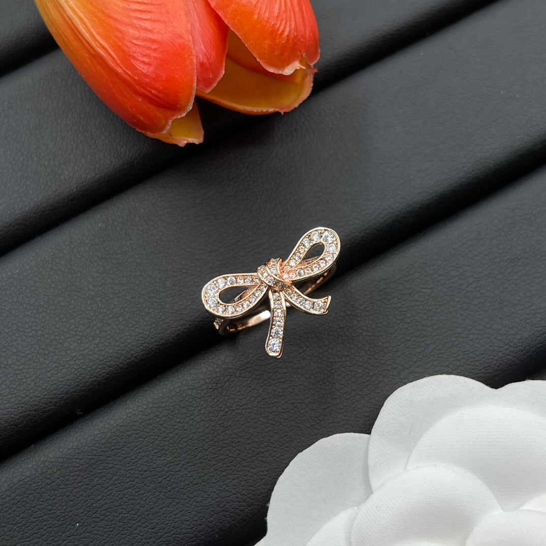 Graff Crystal Bow ring in Rose Gold Tone, detail view 8