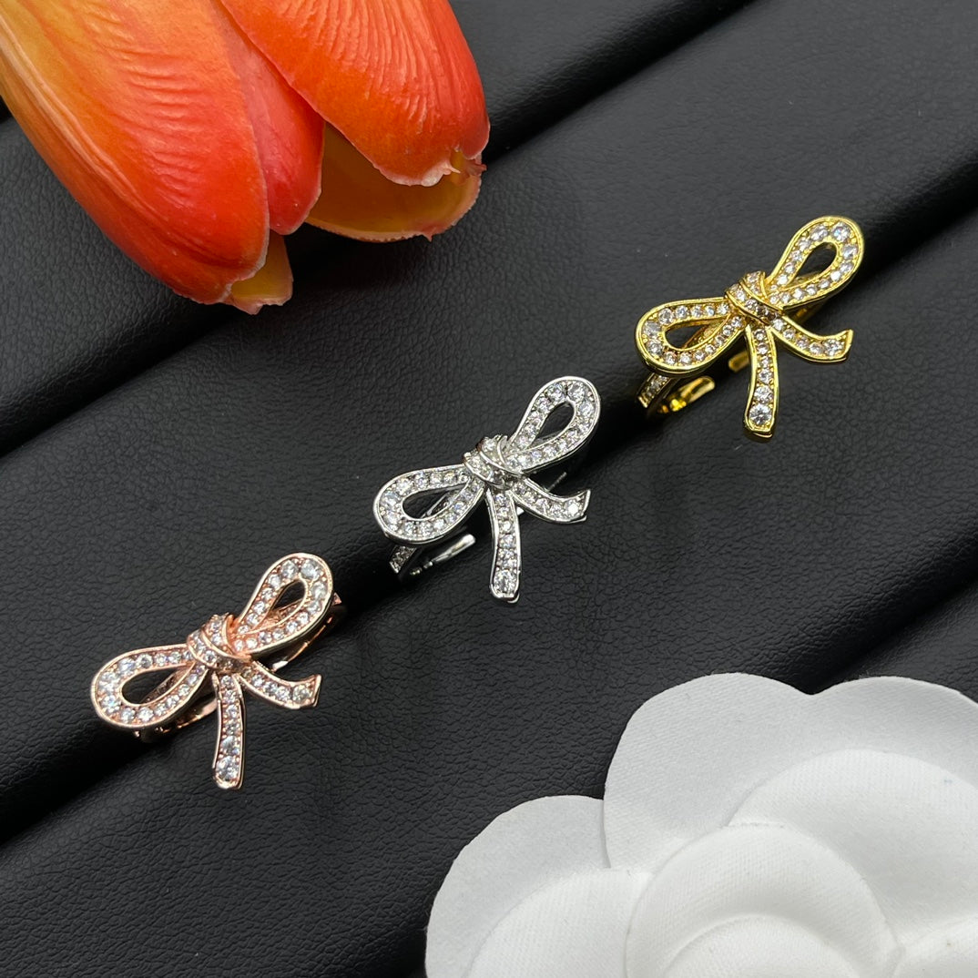 Graff Crystal Bow ring in Gold Tone, detail view 7