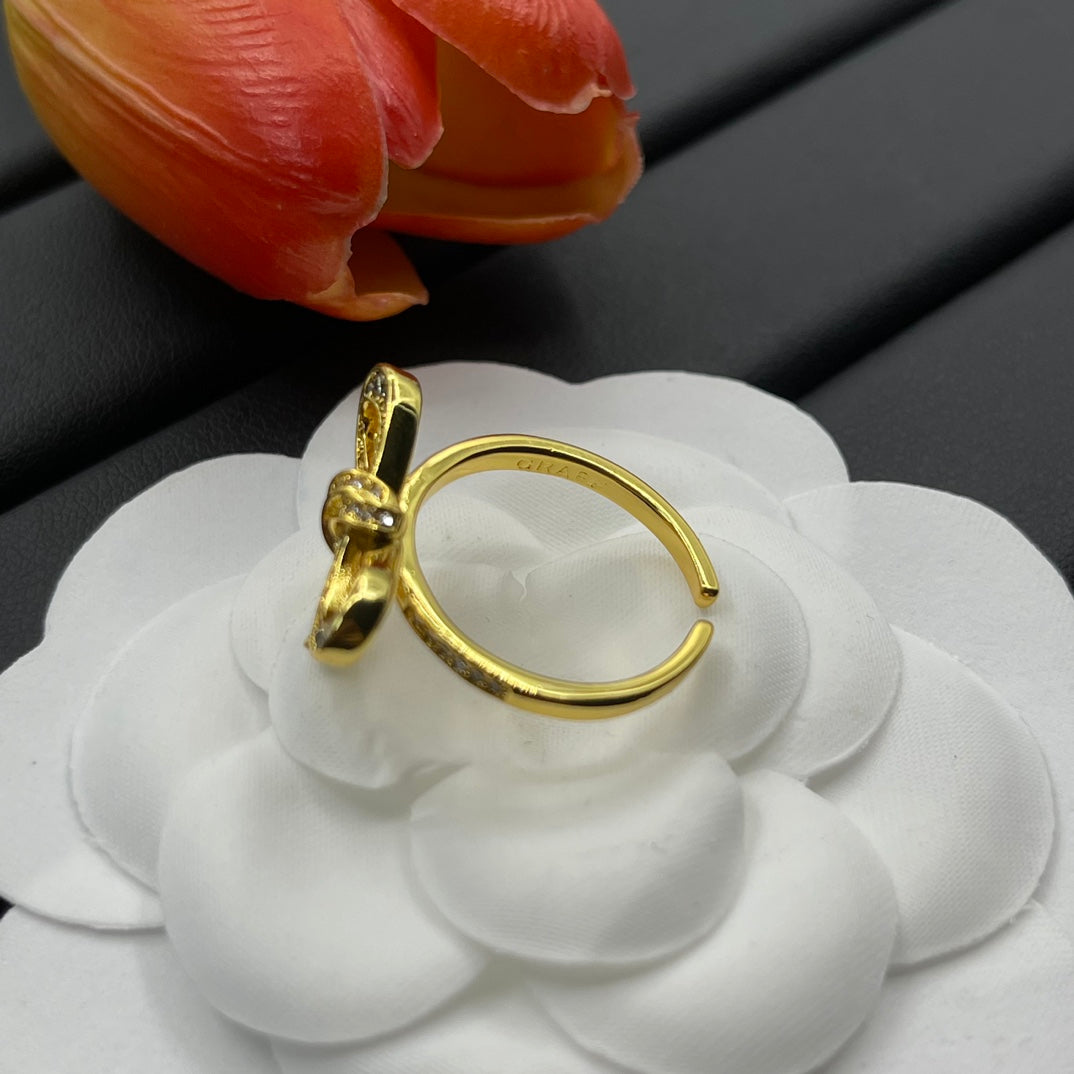 Graff Crystal Bow ring in Gold Tone, detail view 6