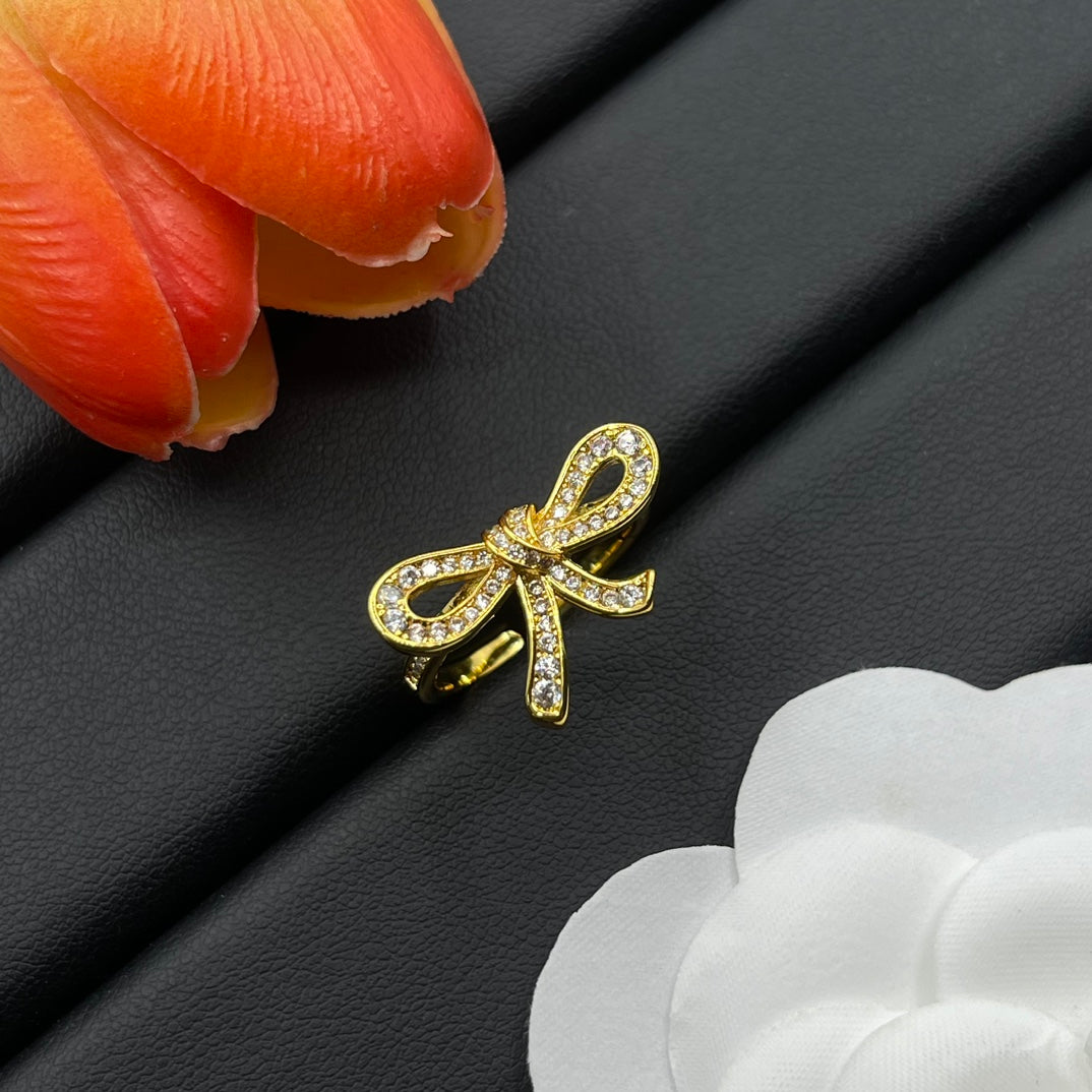 Graff Crystal Bow ring in Gold Tone, main view