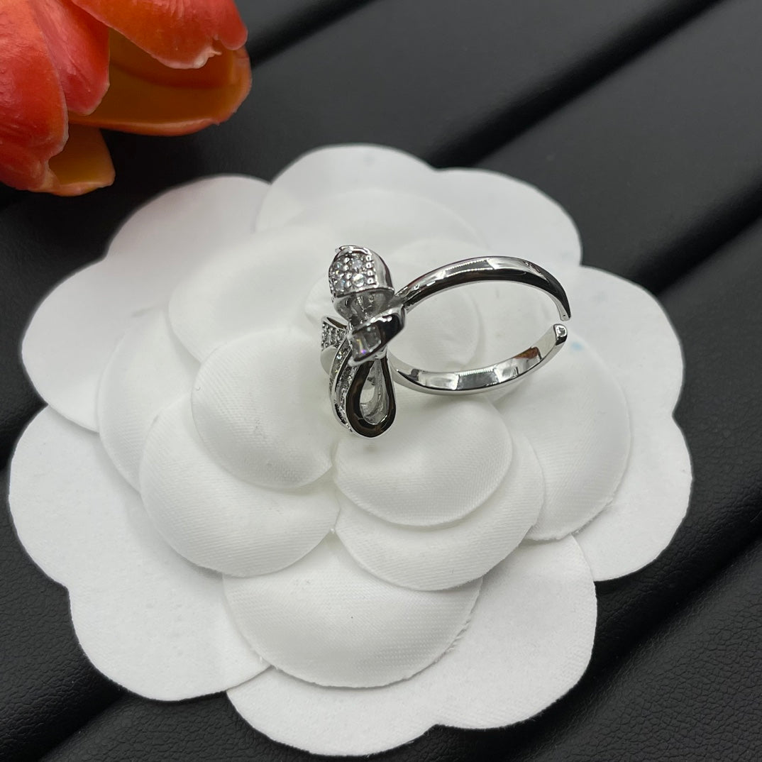Graff Double Butterfly ring in Silver Tone, detail view 18