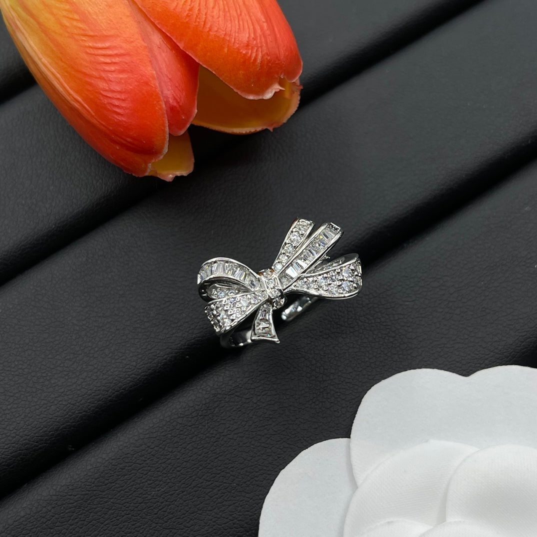 Graff Double Butterfly ring in Silver Tone, detail view 15
