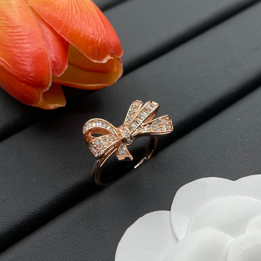 Graff Double Butterfly ring in Rose Gold Tone, detail view 9