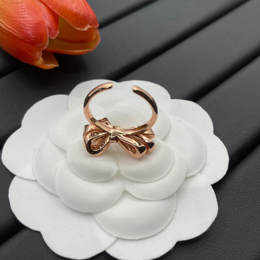 Graff Double Butterfly ring in Rose Gold Tone, detail view 12