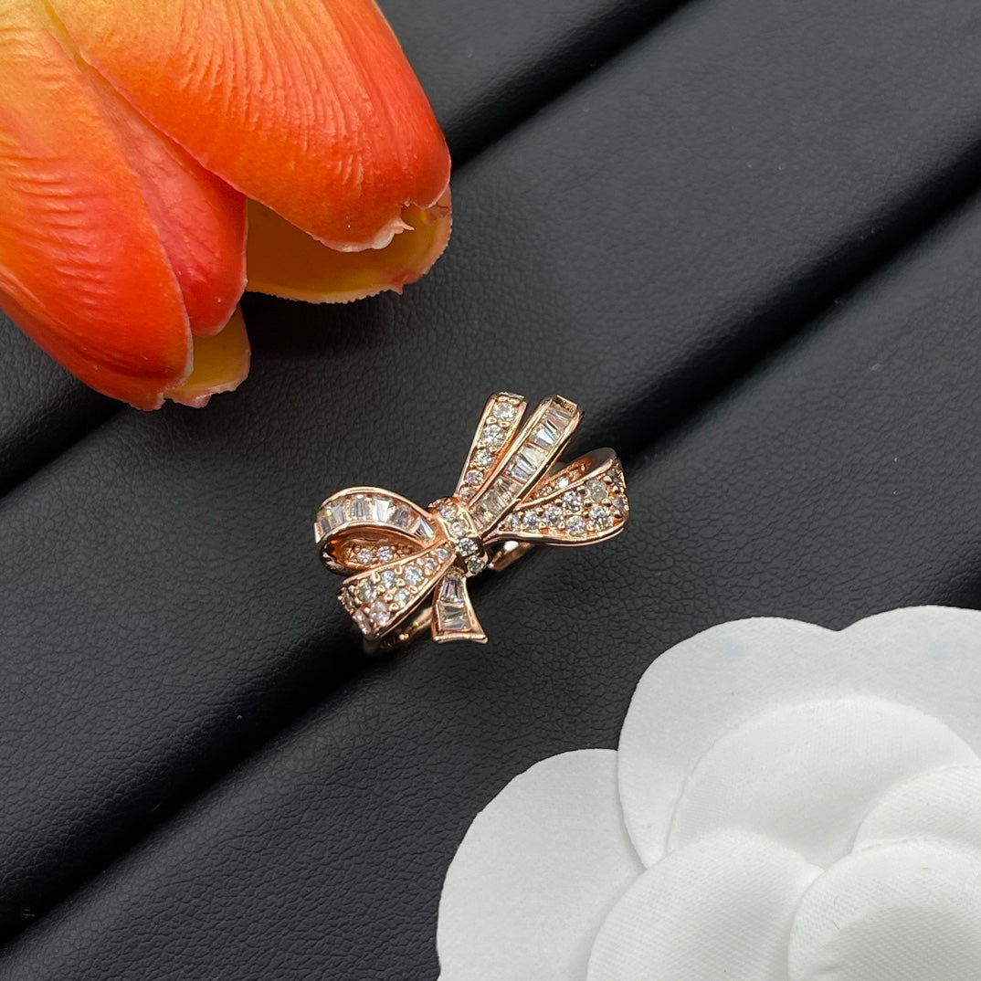 Graff Double Butterfly ring in Rose Gold Tone, detail view 8