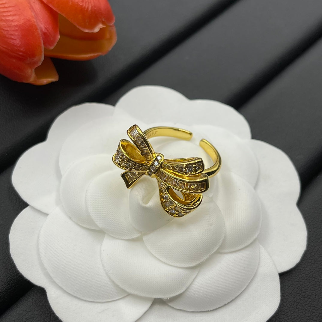Graff Double Butterfly ring in Gold Tone, detail view 4