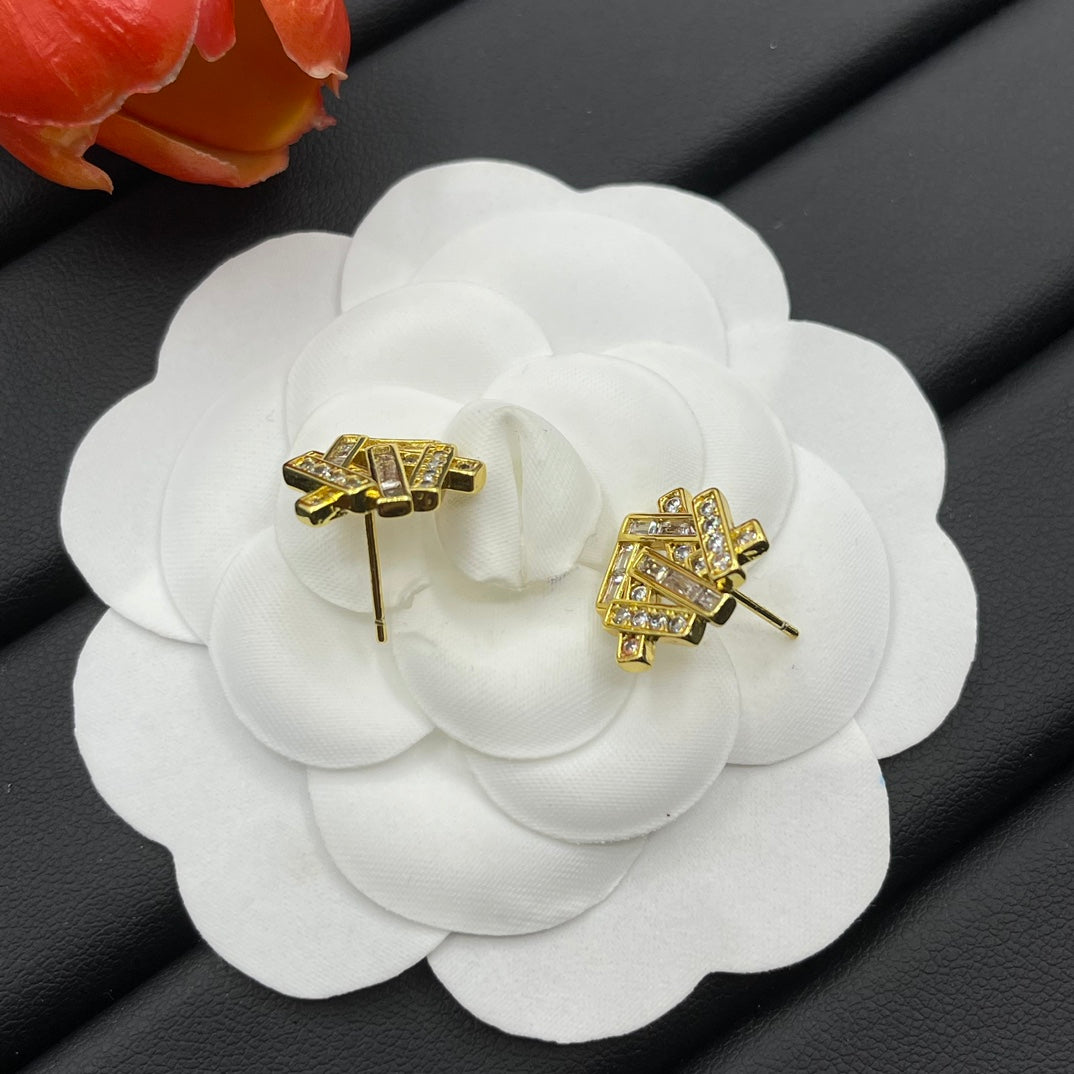 Graff Geometric Cluster Stud earrings in Gold Tone, detail view 18