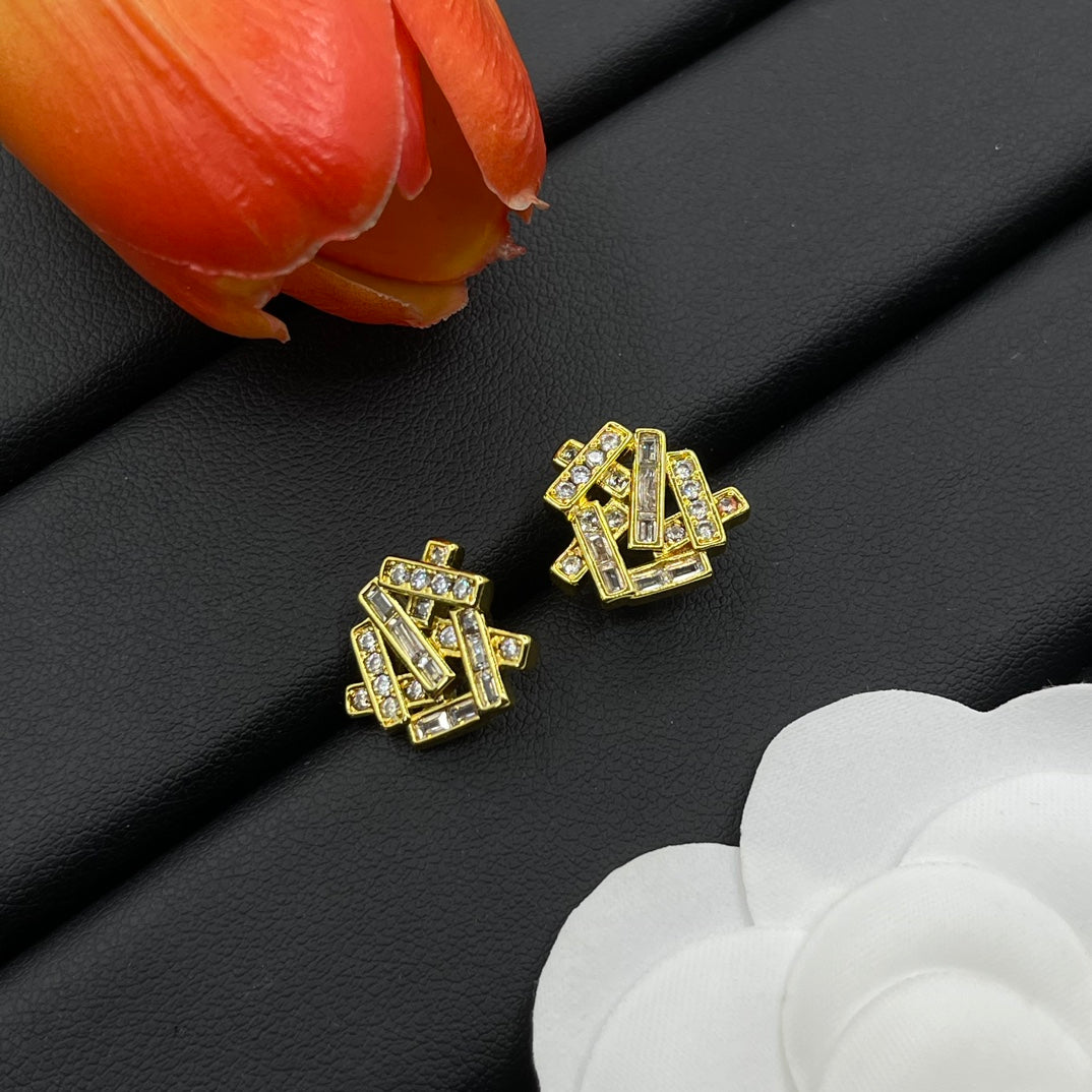 Graff Geometric Cluster Stud earrings in Gold Tone, detail view 16