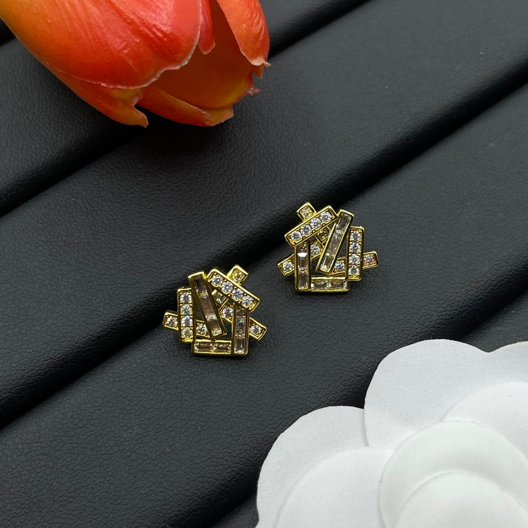 Graff Geometric Cluster Stud earrings in Gold Tone, detail view 17