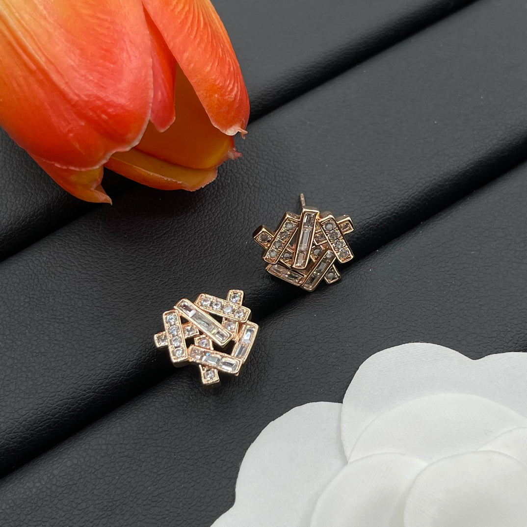 Graff Geometric Cluster Stud earrings in Rose Gold Tone, detail view 3