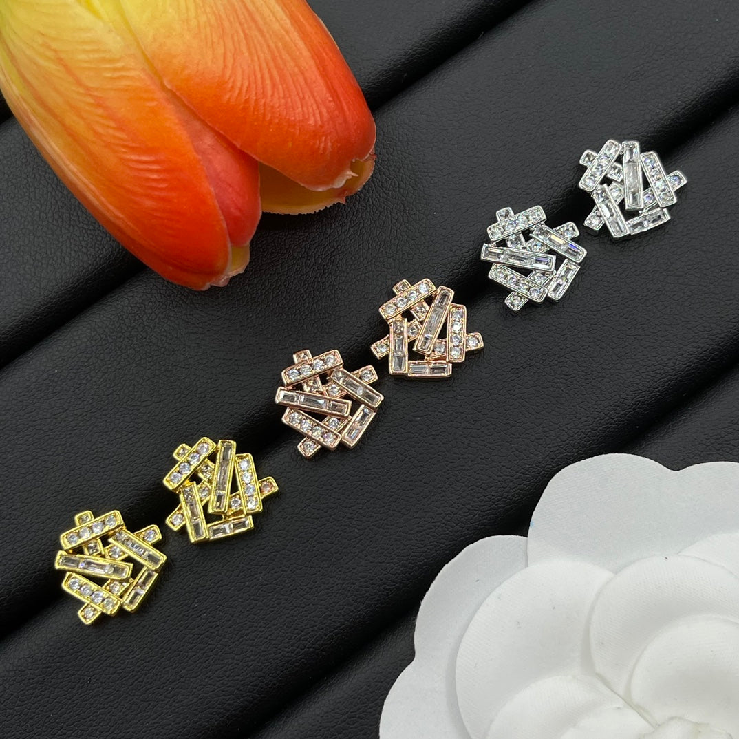 Graff Geometric Cluster Stud earrings in Rose Gold Tone, detail view 7