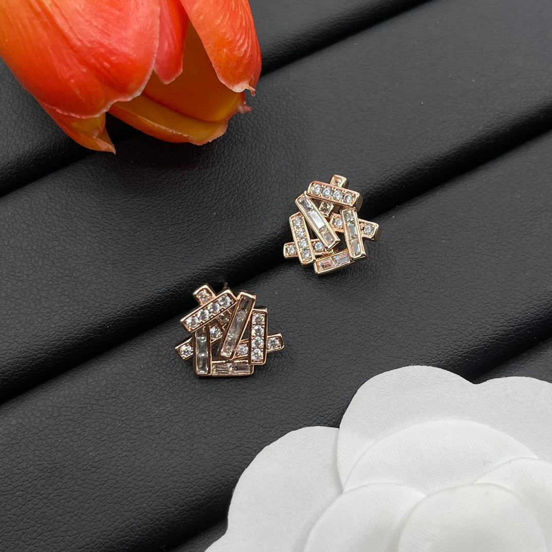 Graff Geometric Cluster Stud earrings in Rose Gold Tone, detail view 2