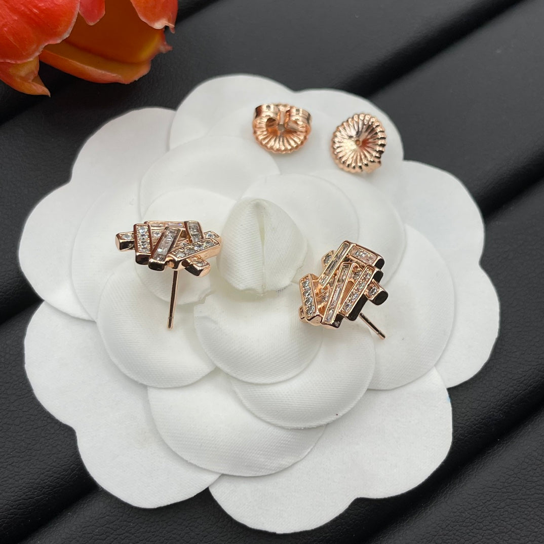 Graff Geometric Cluster Stud earrings in Rose Gold Tone, detail view 4