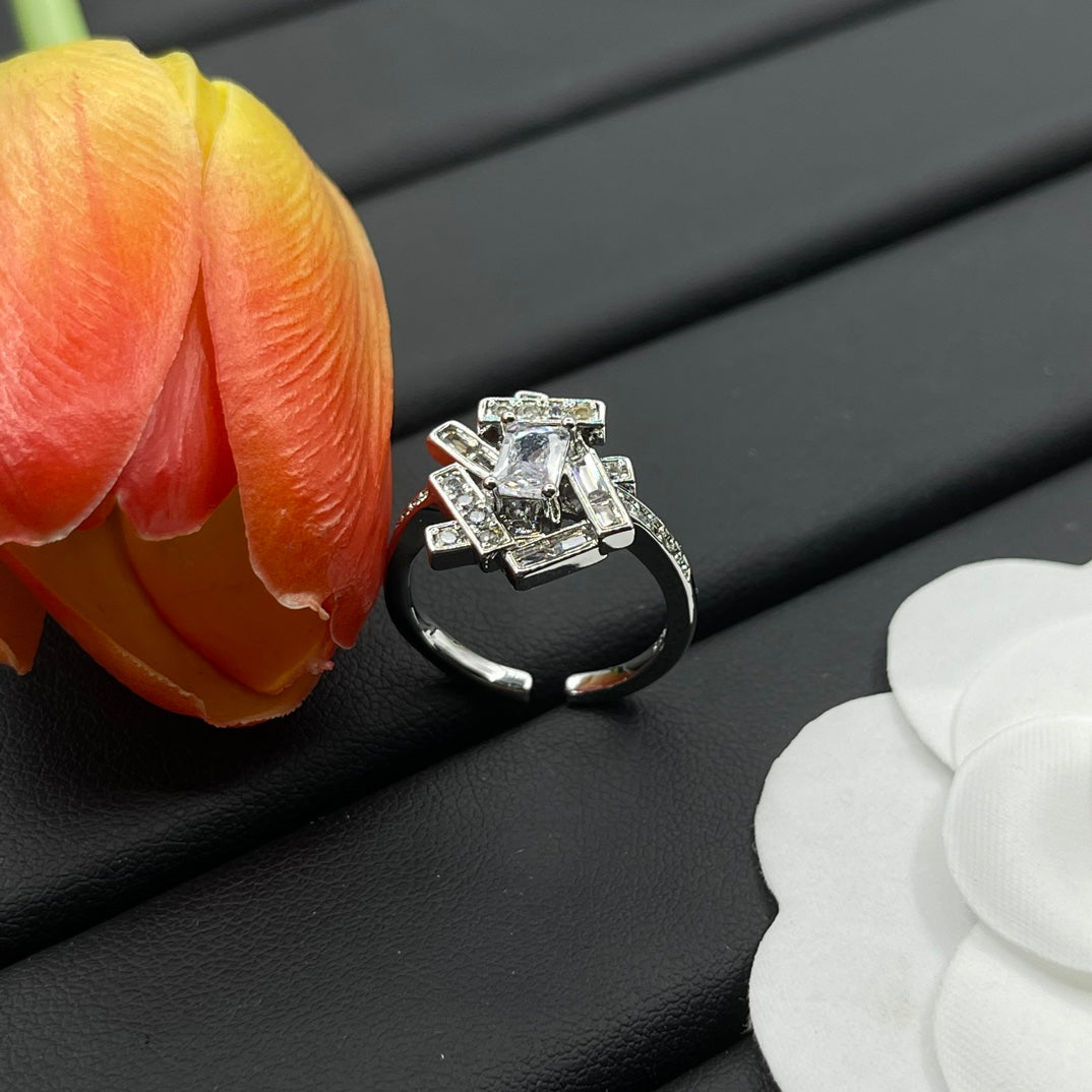 Graff Crown Cluster ring in Silver Tone, detail view 15
