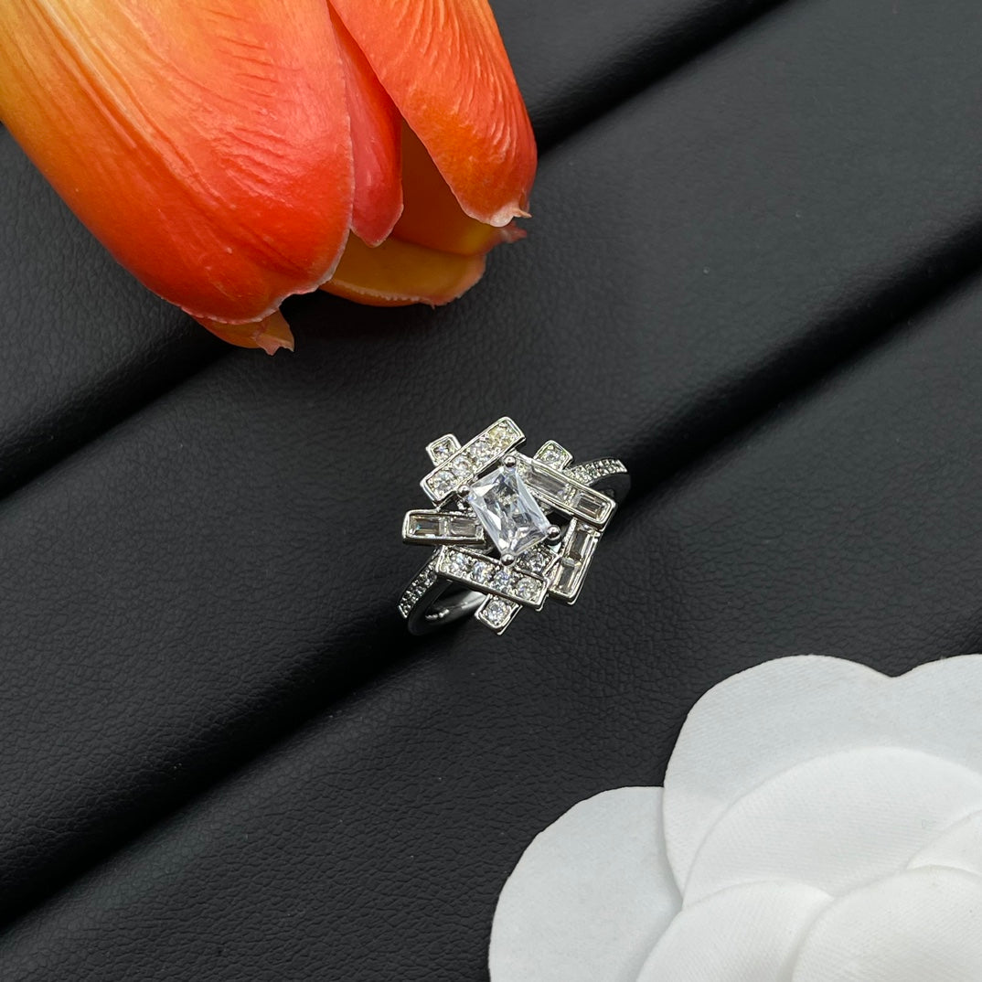 Graff Crown Cluster ring in Silver Tone, detail view 16