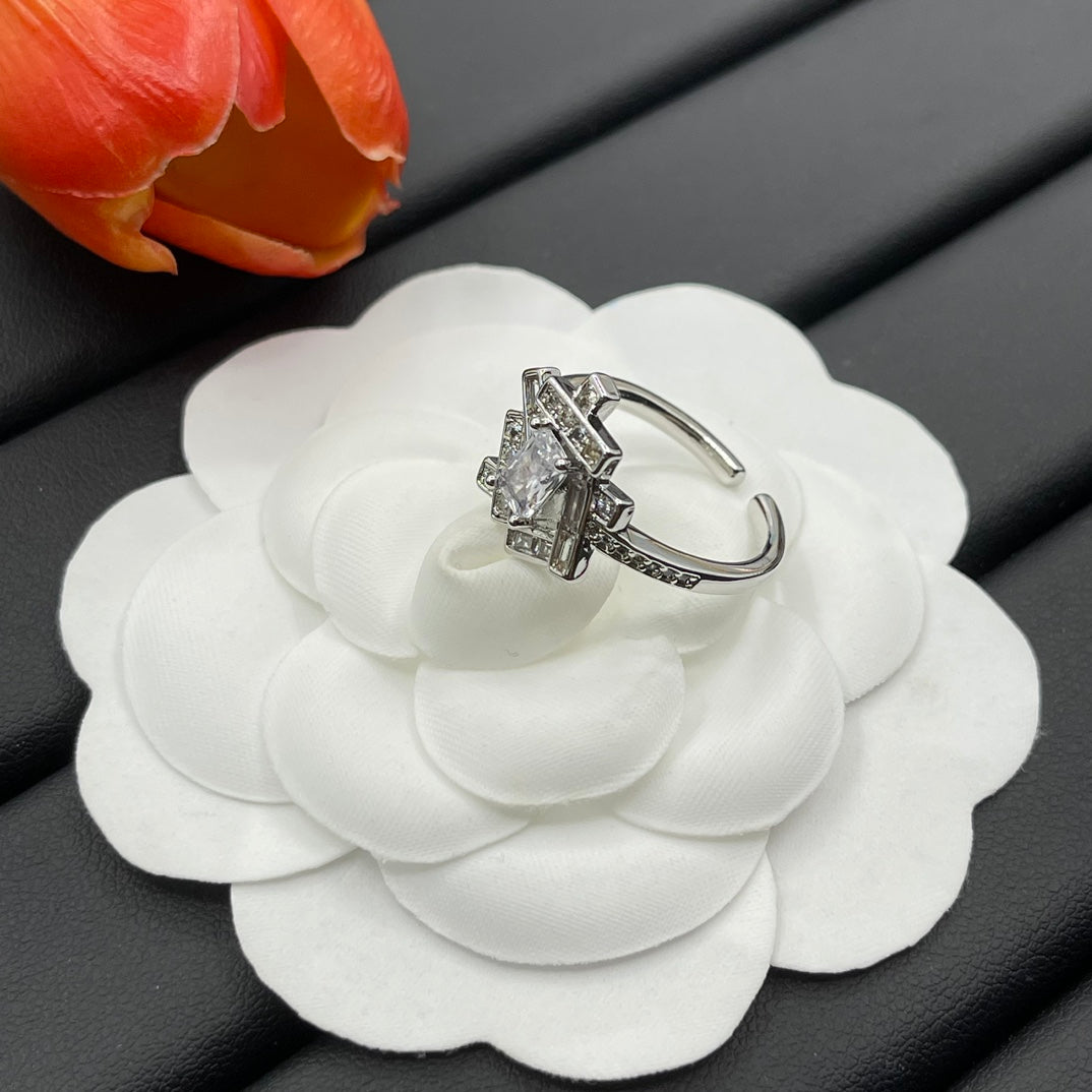 Graff Crown Cluster ring in Silver Tone, detail view 18